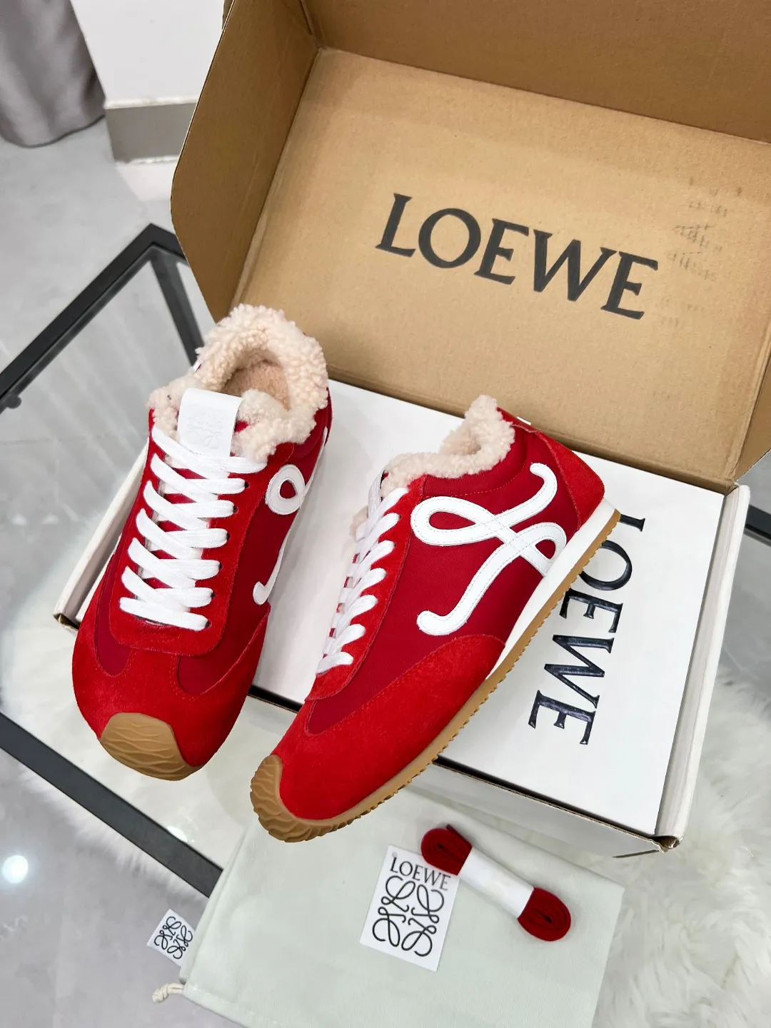 👟👟Ex-factory price 500👟👟 Male +10 2025 autumn and winter Maoli new style, the same style as Wang Yibo! Loewe Ballet Runner 2.0 sports shoes for couples, moral training shoes, new color matching retro series running shoes, standard size: women's size 35-40, men's size 39-45, button ➕20